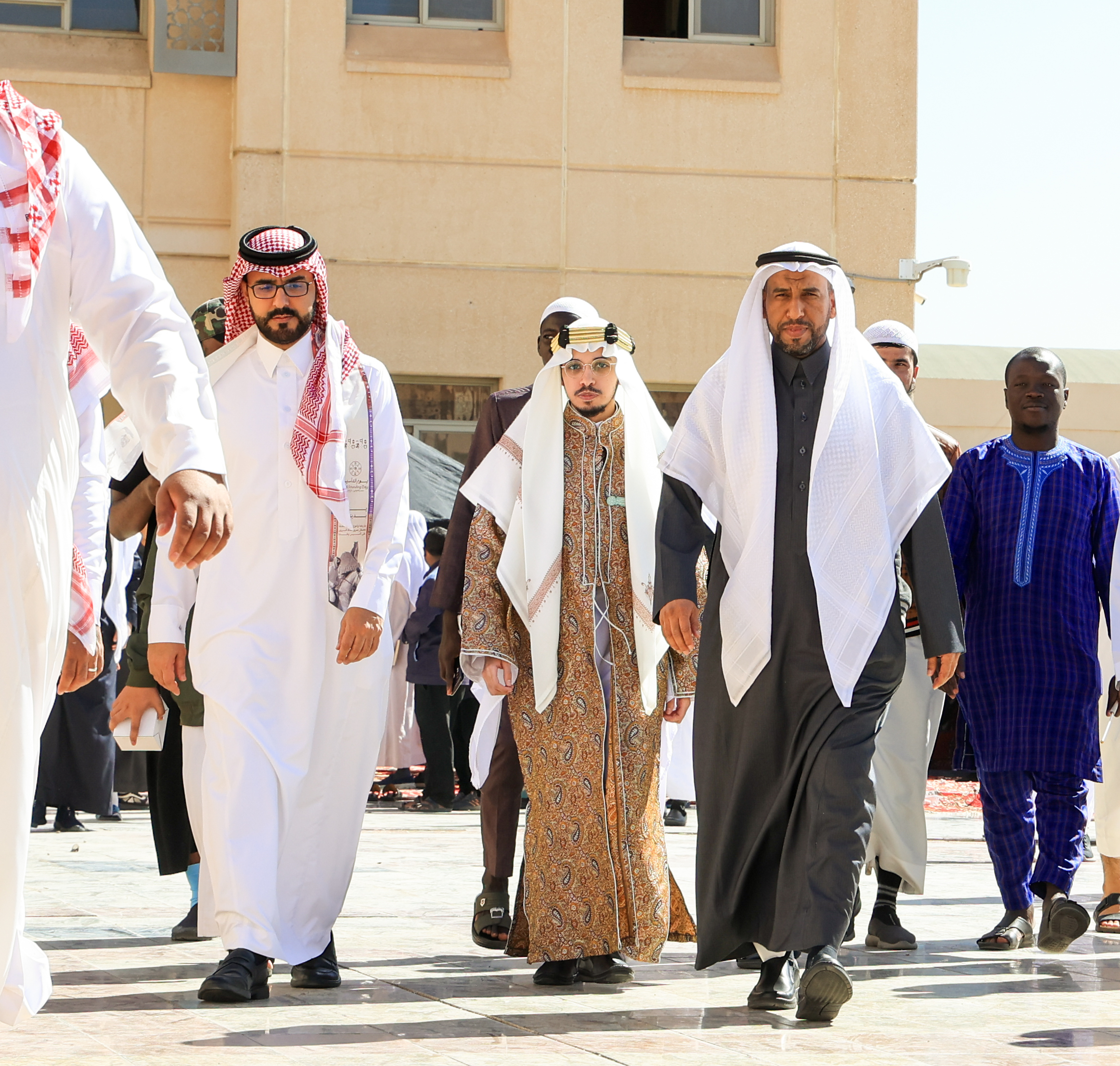  سعادة رئيس الجامعة المكلف أ. د. حسن بن عبدالمنعم العوفي يدشن معرض يوم التأسيس في القاعة التاريخية 